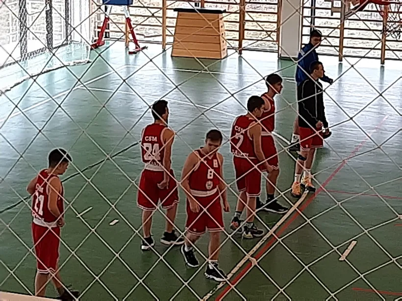 Juniorii de la CSM Galaţi s-au descurcat bine la revenirea pe teren