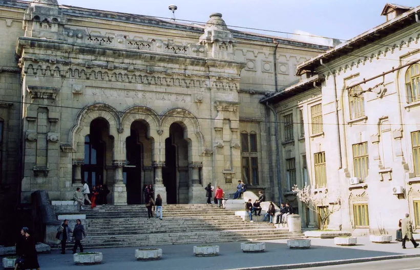 Studenții din UDJG, invitați să participe la dezbaterile privind modificarea Cartei Universității