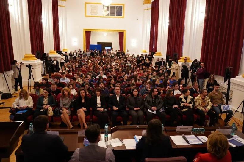 Studenți ai Universității „Dunărea de Jos” din Galați, în dialog cu reprezentanți ai Parlamentului European