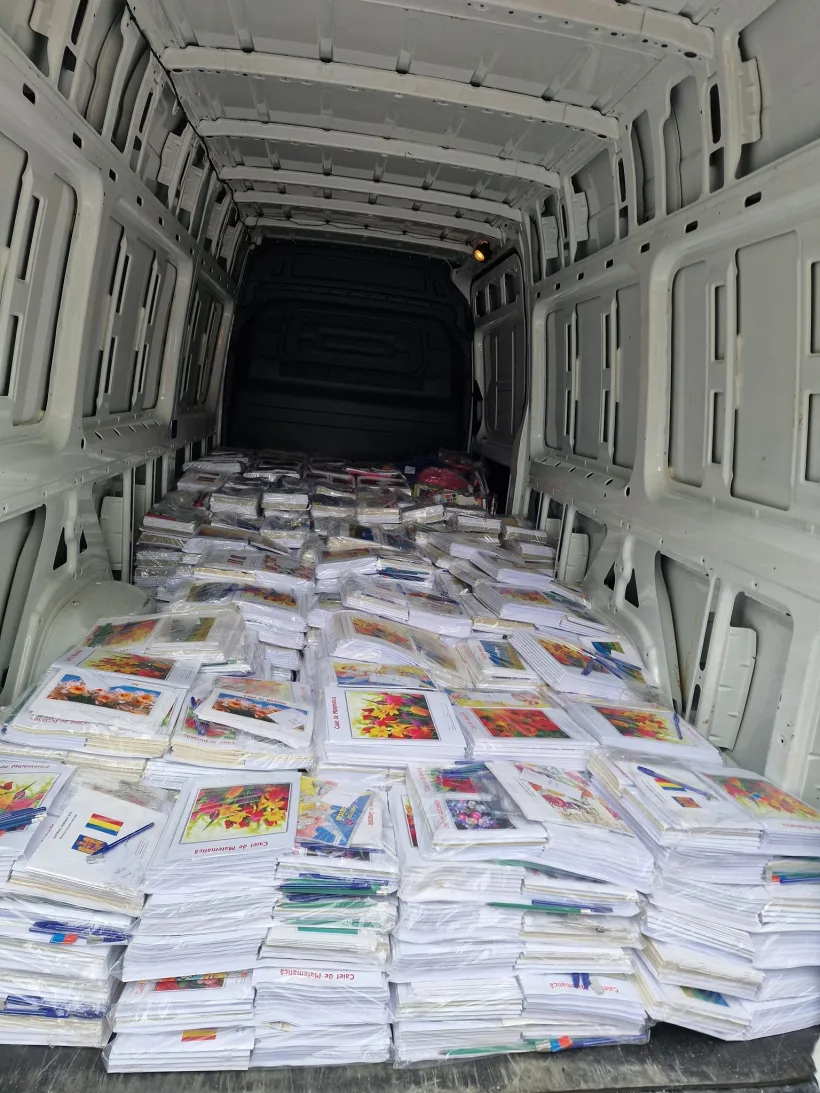 Mai multe inspectorate școlare din țară, în ajutorul elevilor din comunele inundate