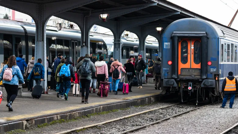 Studenții încă nu pot cumpăra online bilete și abonamente CFR cu preț redus
