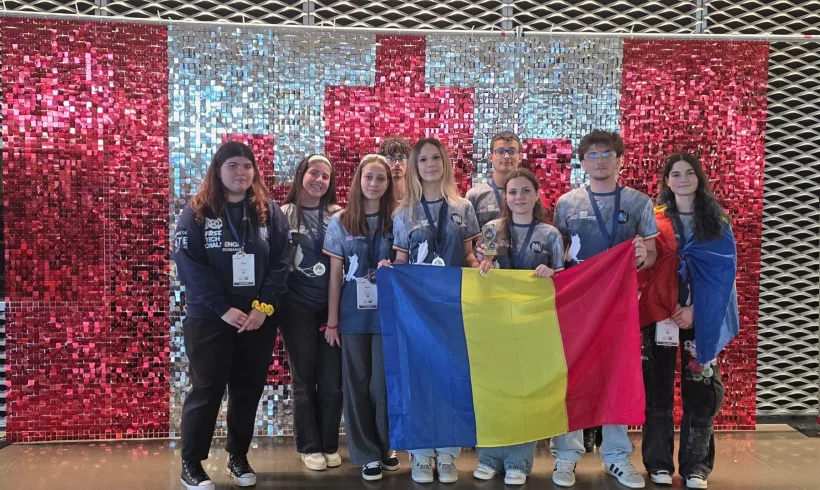 Elevi gălățeni de la Colegiul „Costache Negri”, marele premiu al unui concurs internațional de robotică în Canada